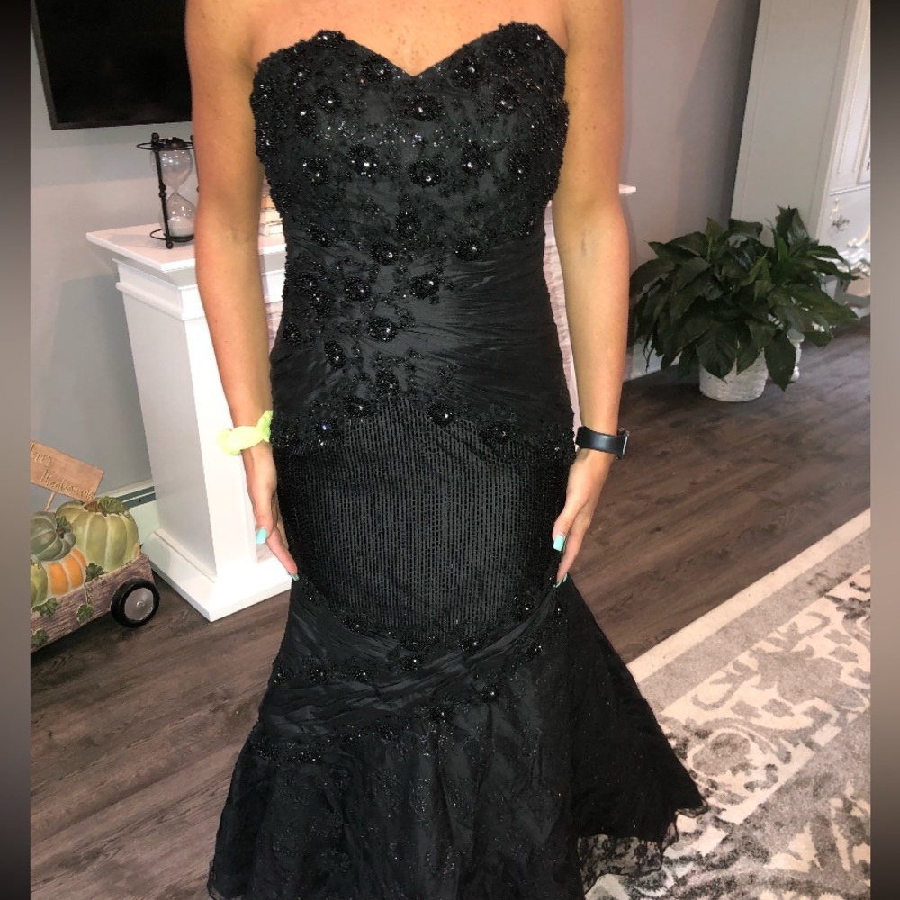 Black gown sequence